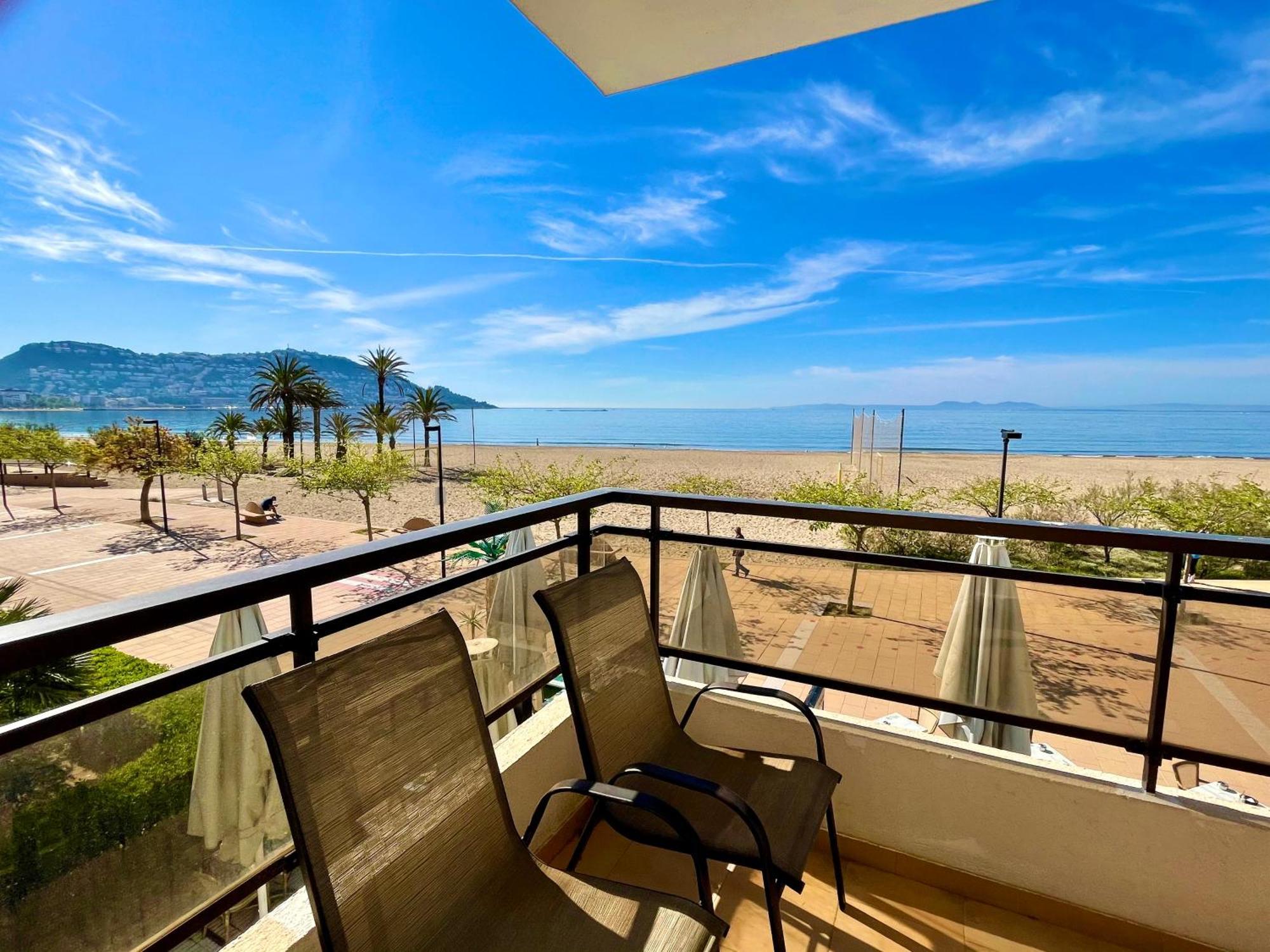 Roses Beach Экстерьер фото